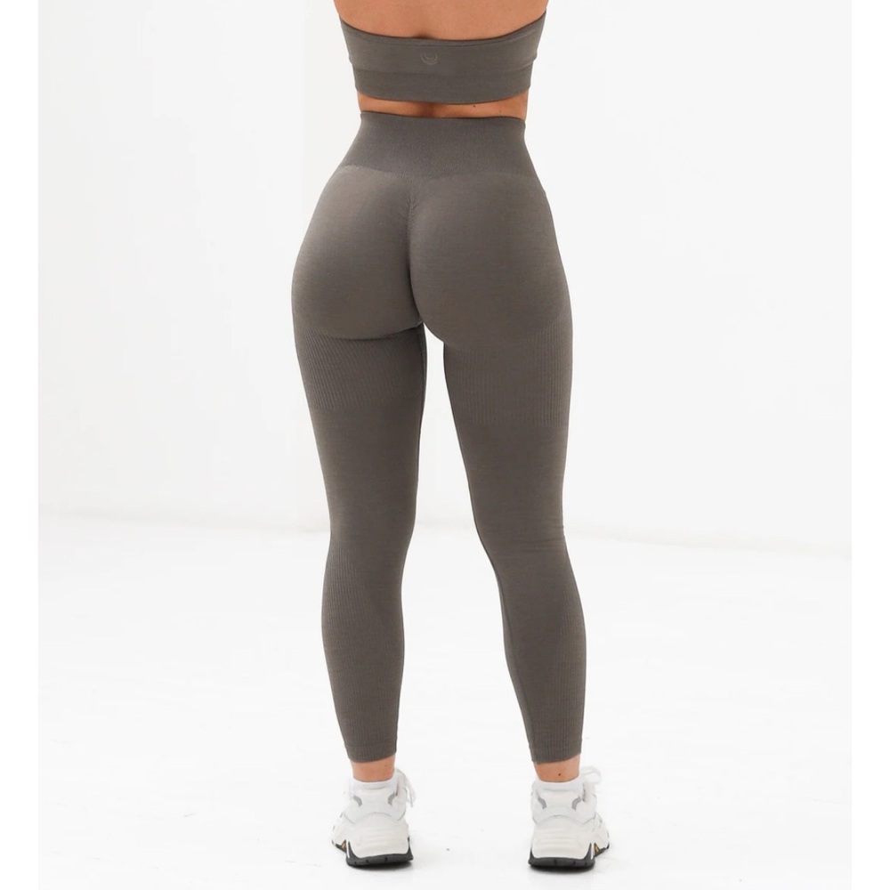 Lazuli Label Scrunch Seamless Ribbed Contour Leggings